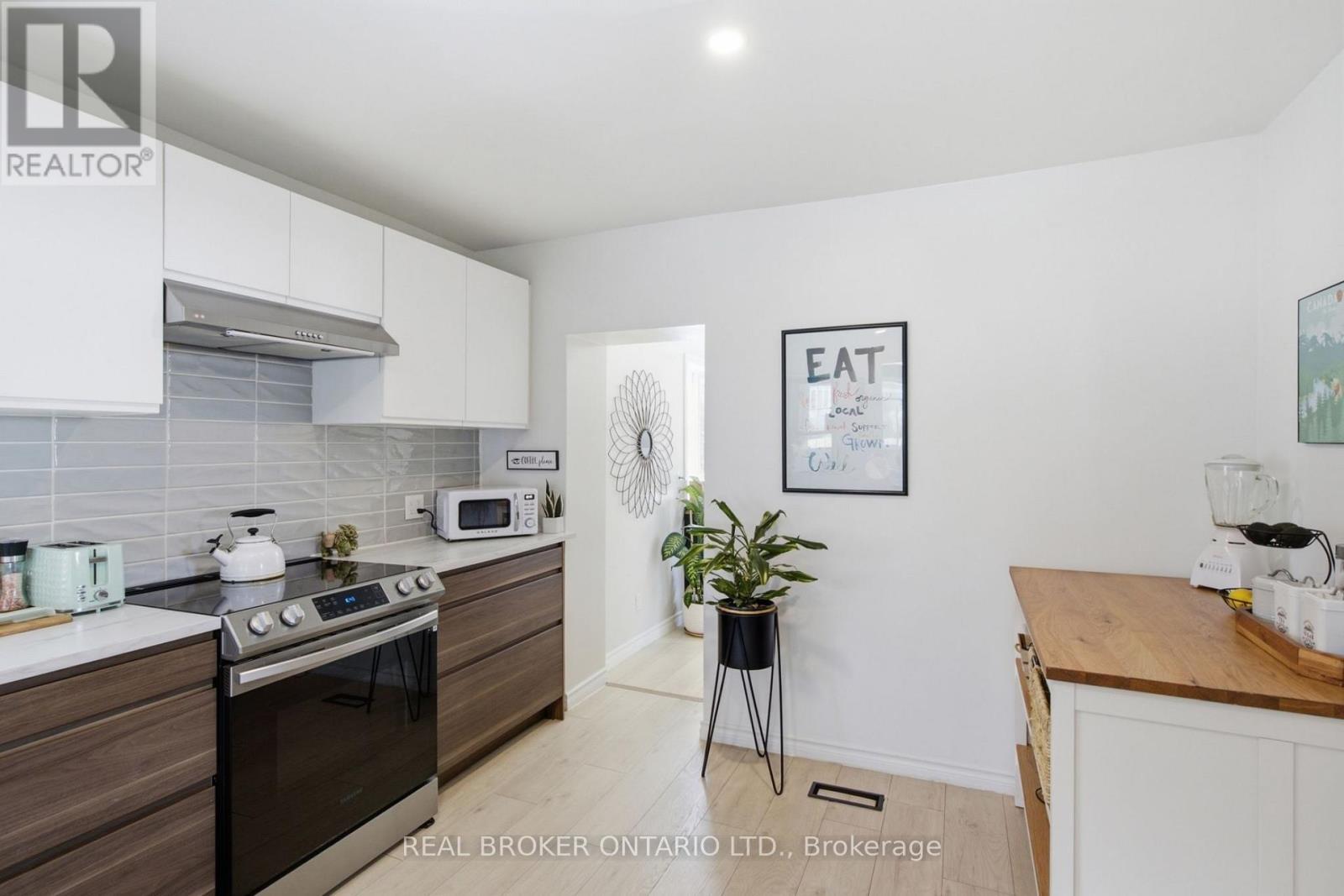 520 Elma Street W Property Photo 18
