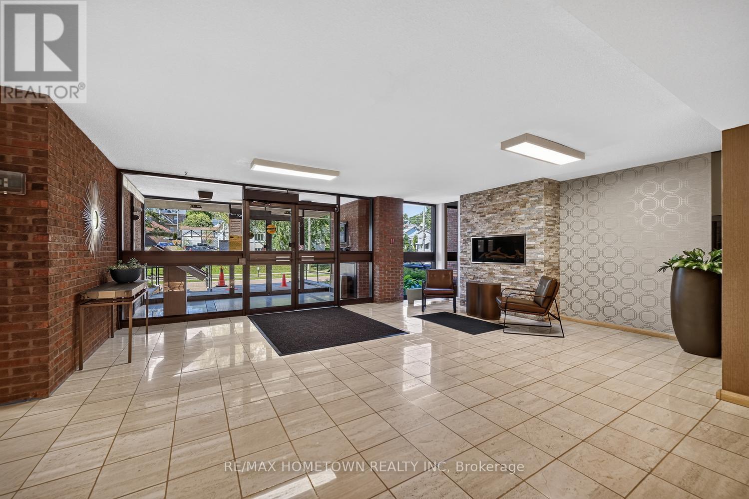 103 - 55 Water Street E Property Photo 6