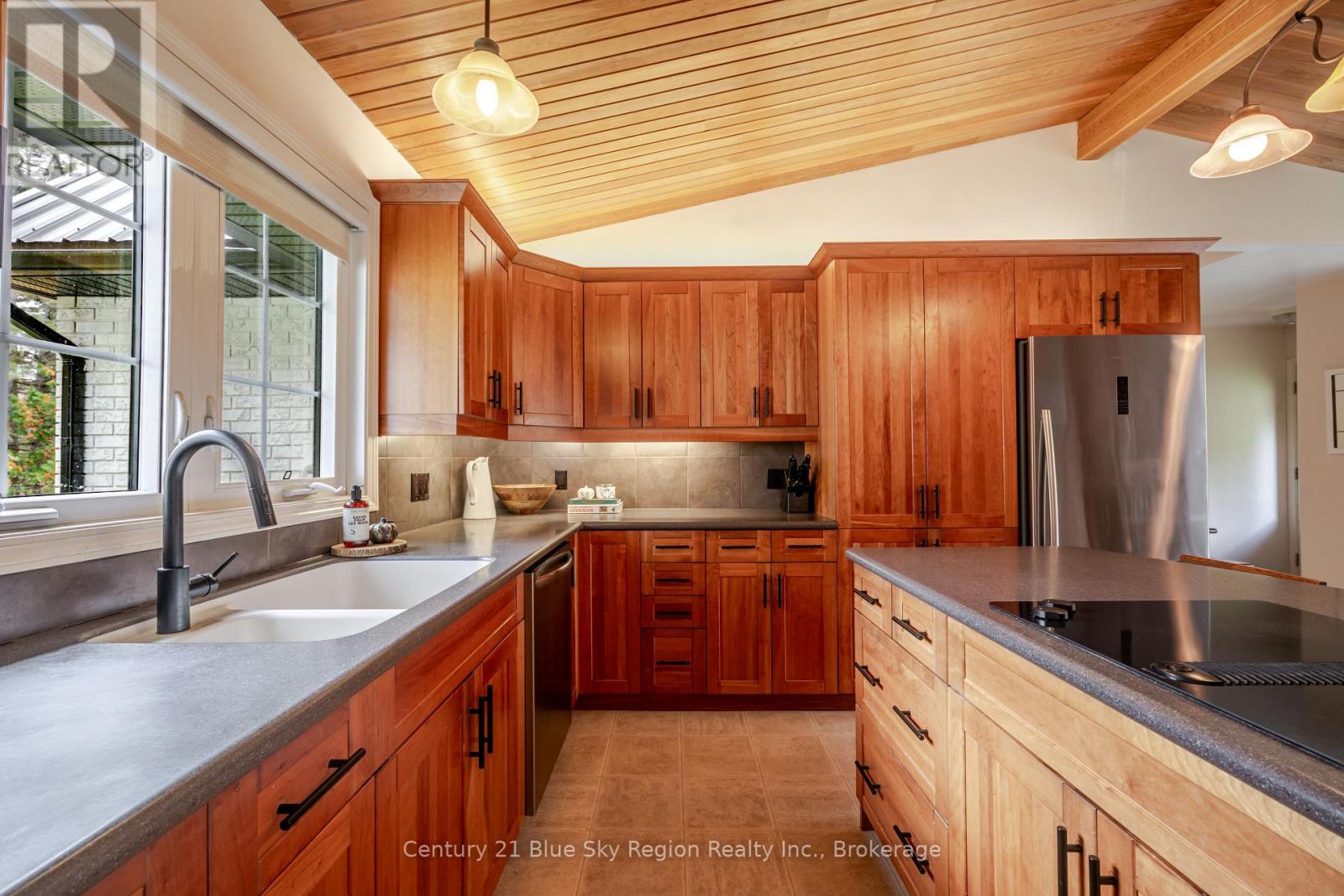 1 Springdale Drive Property Photo 8