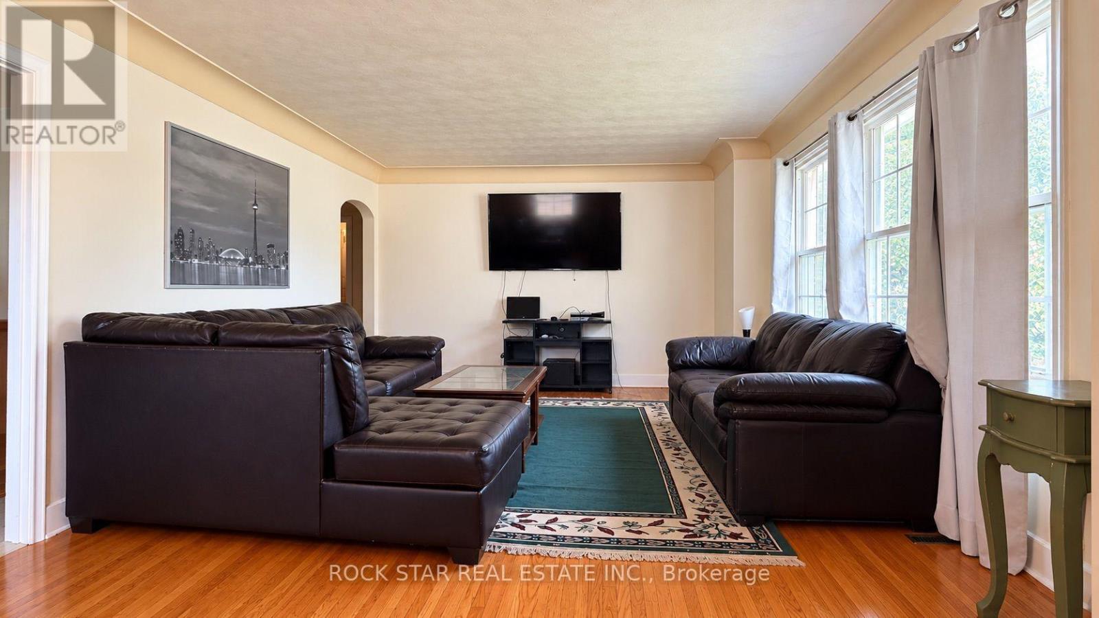 12 Roseland Avenue Property Photo 4