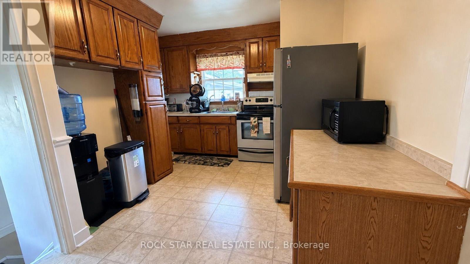 12 Roseland Avenue Property Photo 8
