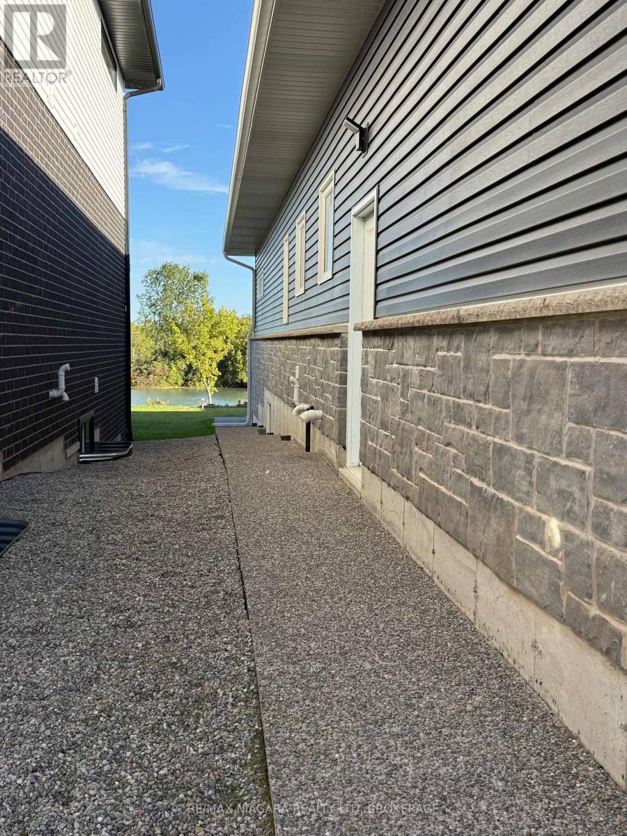250 Colbeck Drive Property Photo 14