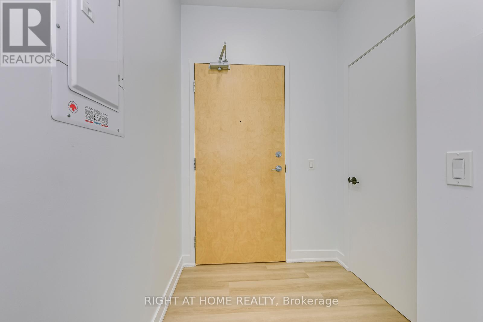 1102 - 100 Garment Street Property Photo 7