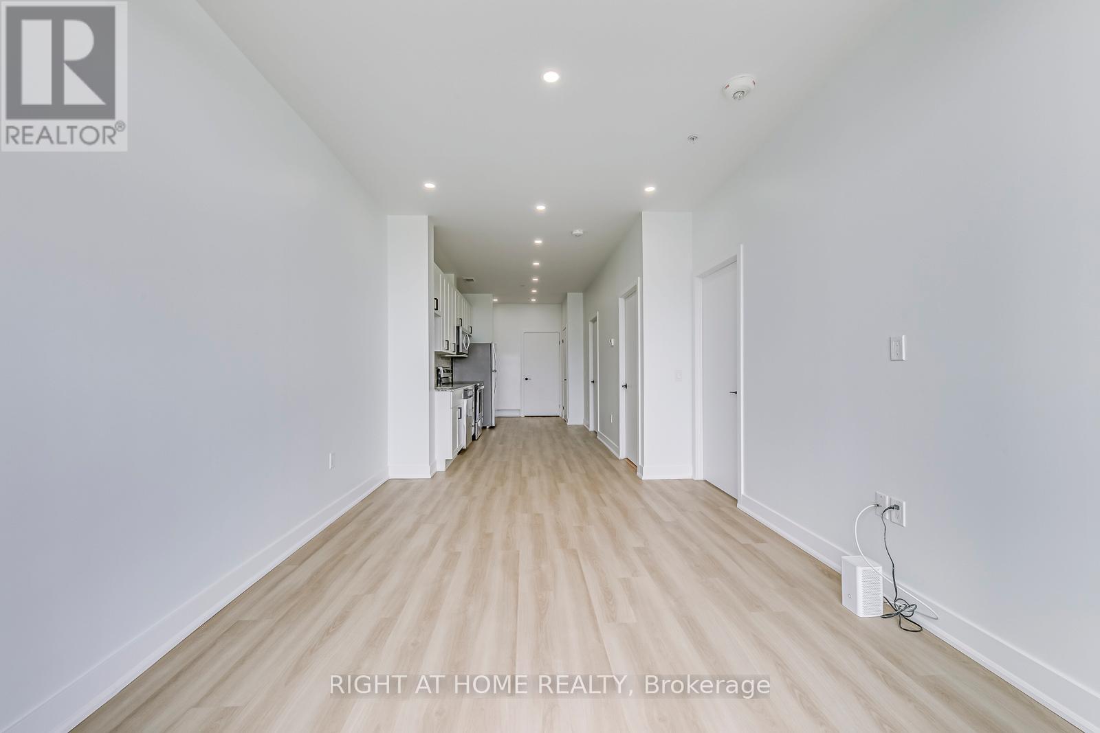 1102 - 100 Garment Street Property Photo 14