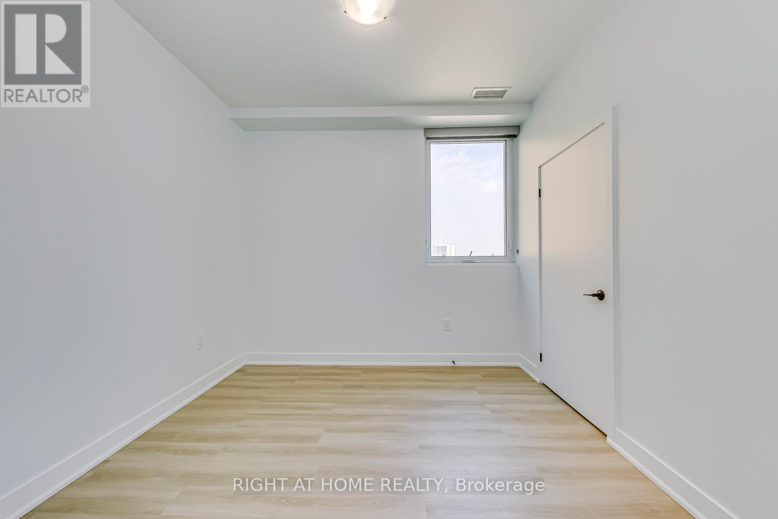 1102 - 100 Garment Street Property Photo 24