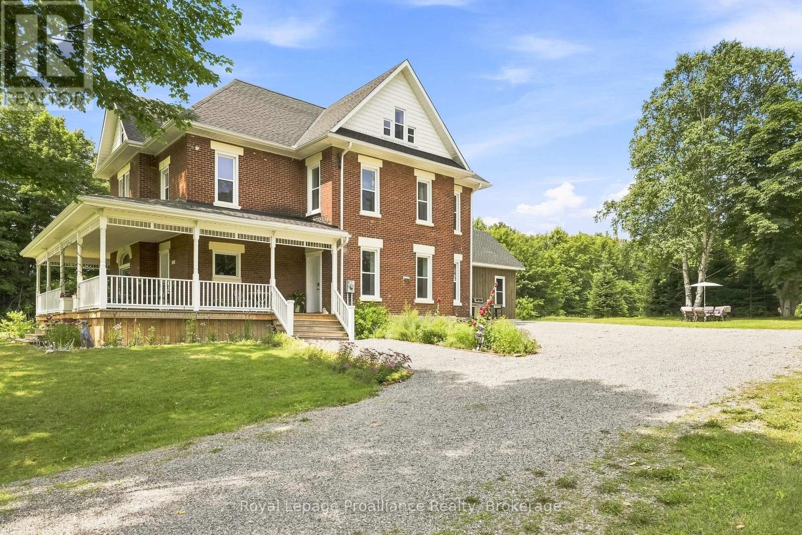 1376 Queensborough Road Property Photo 2
