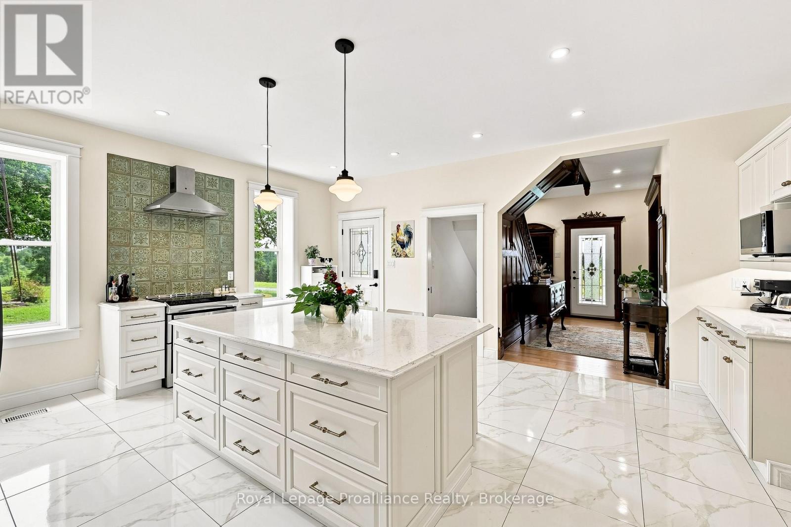 1376 Queensborough Road Property Photo 12
