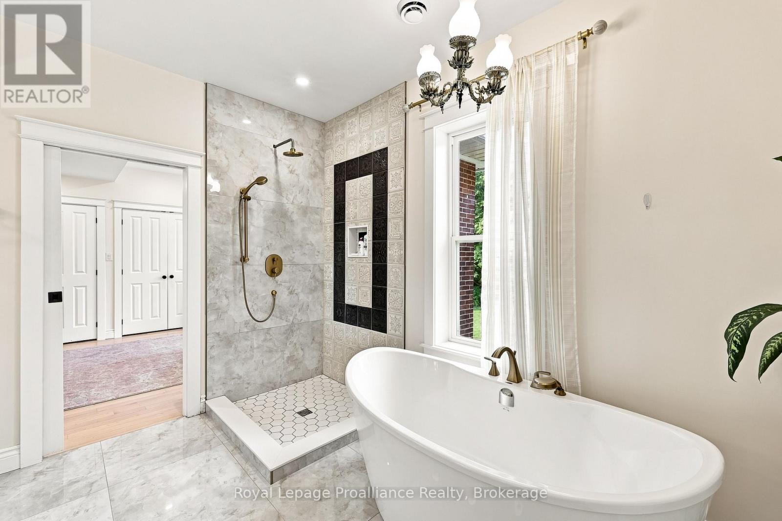 1376 Queensborough Road Property Photo 26