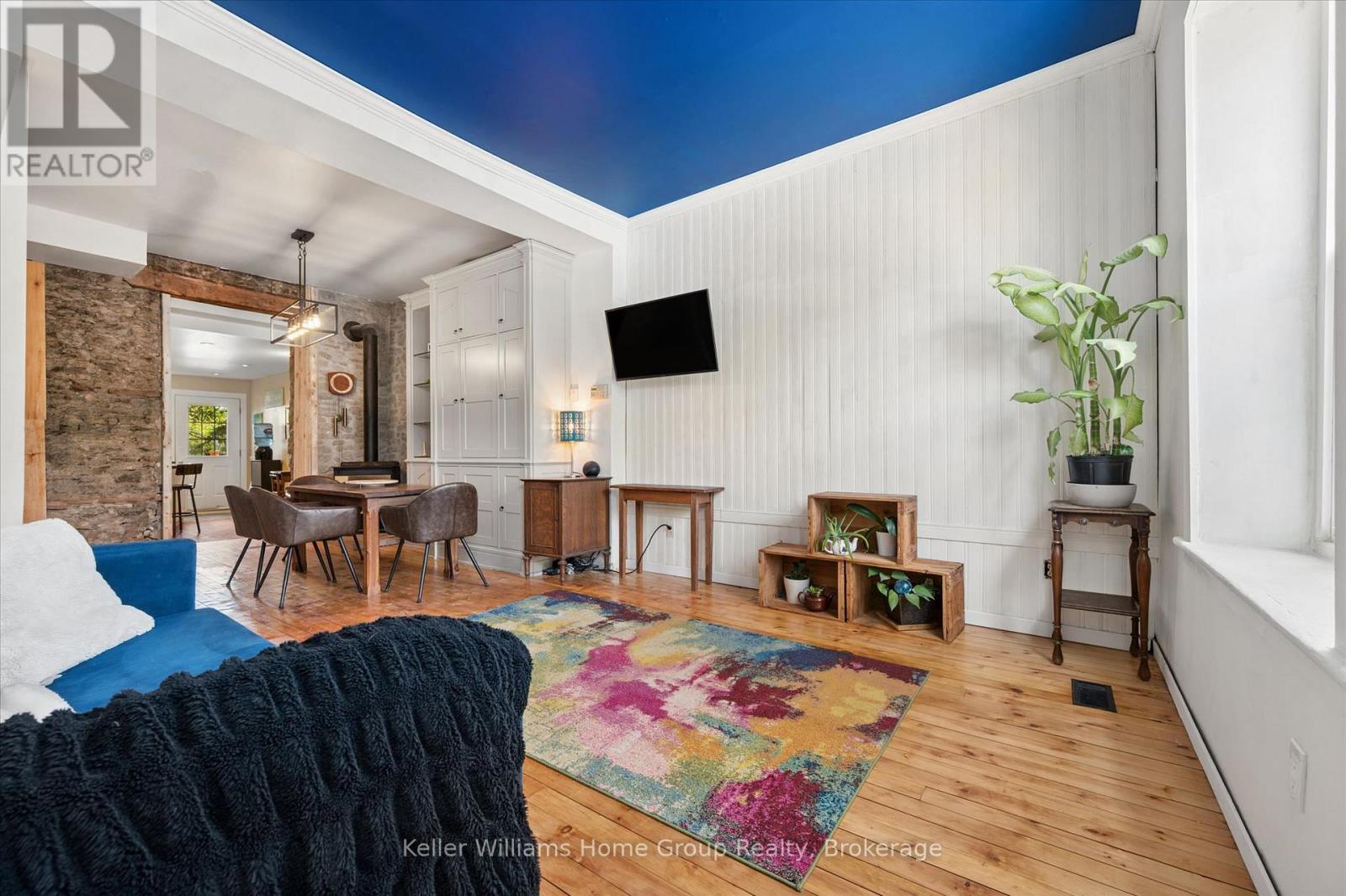 452 St Andrew Street W Property Photo 4