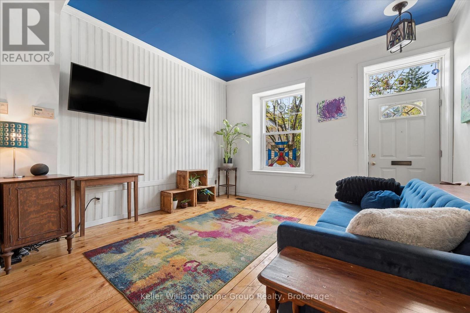 452 St Andrew Street W Property Photo 6