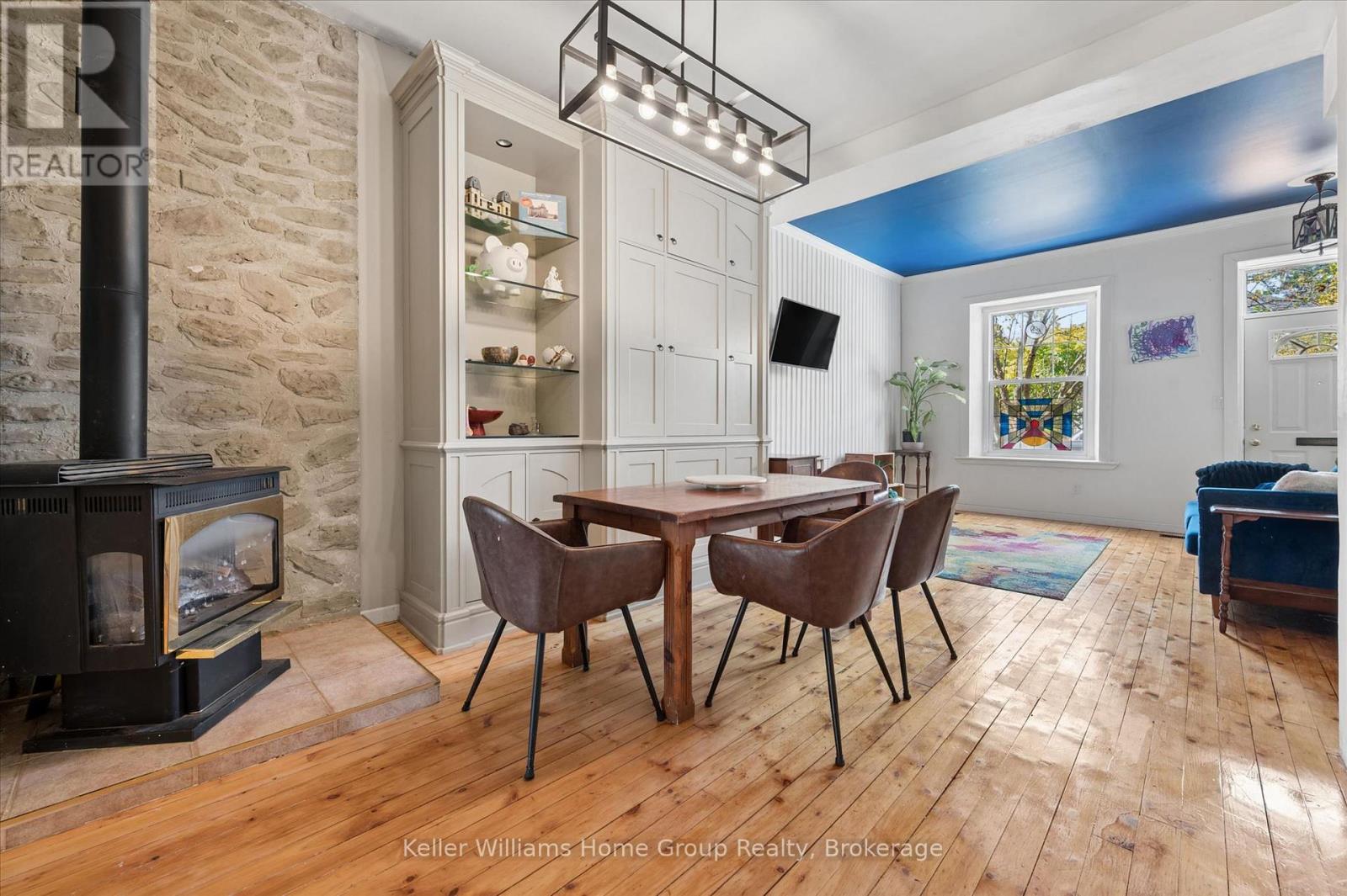 452 St Andrew Street W Property Photo 8
