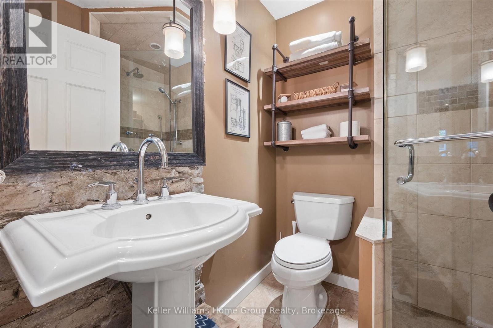 452 St Andrew Street W Property Photo 14