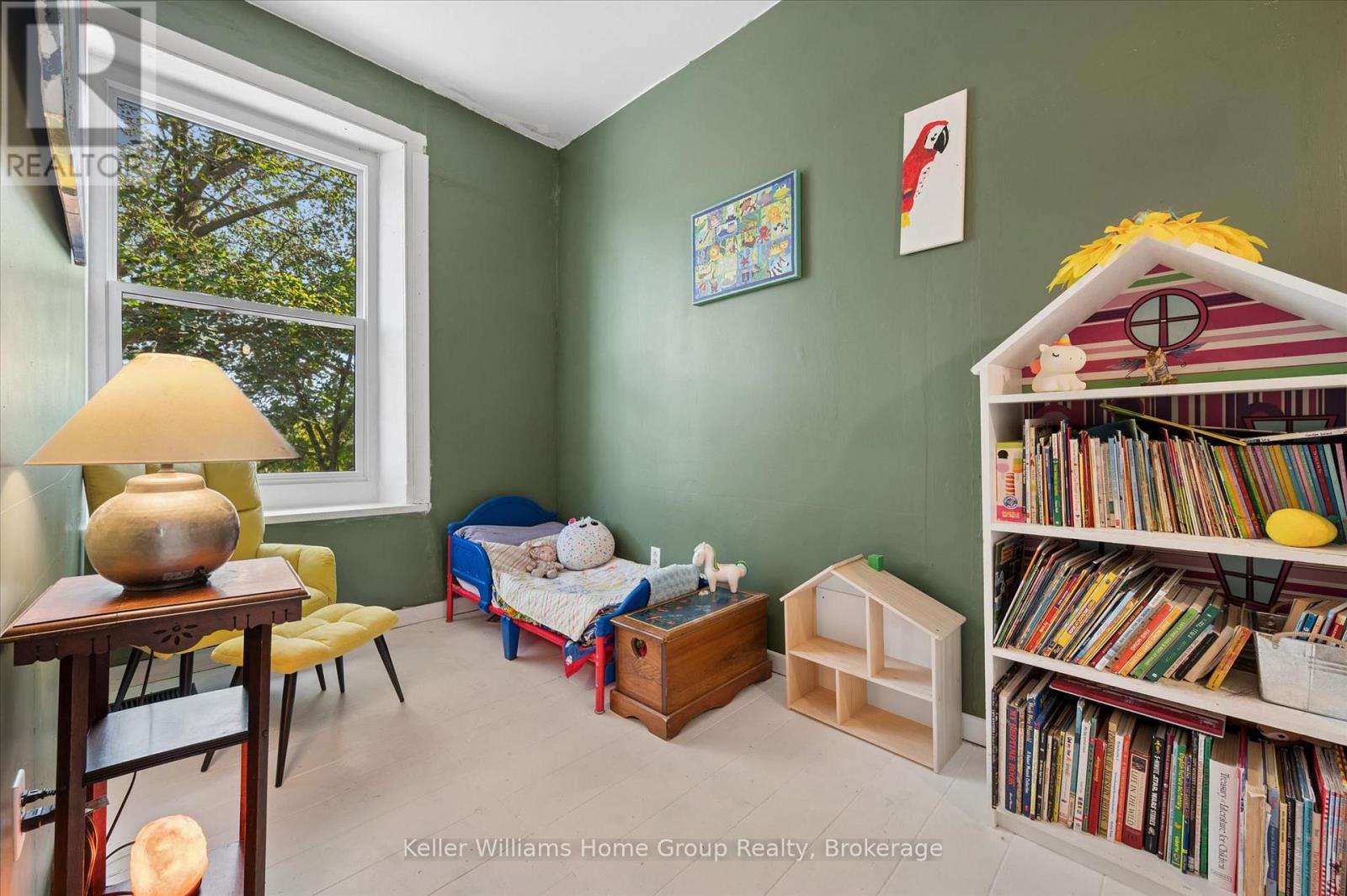 452 St Andrew Street W Property Photo 16