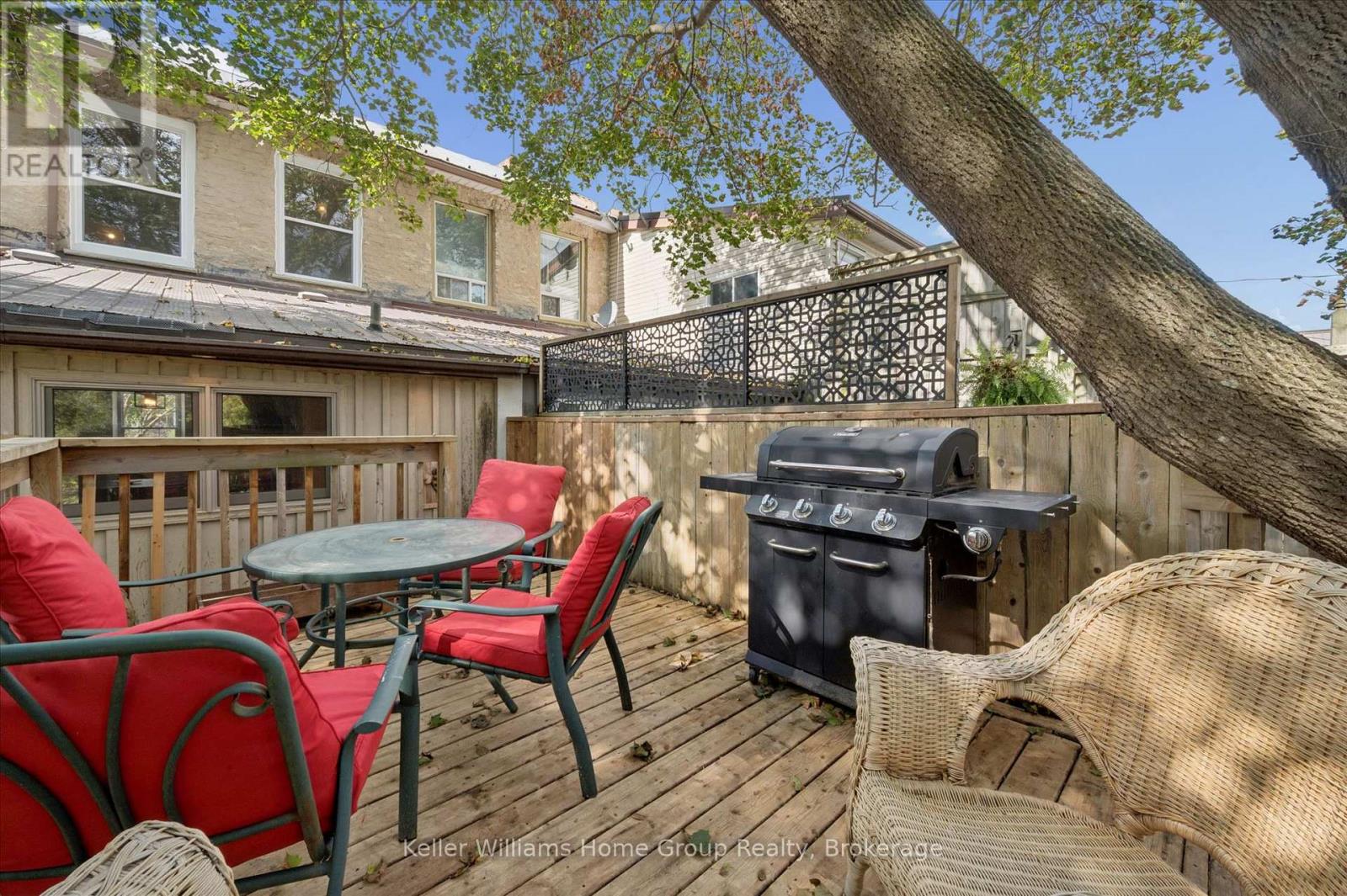 452 St Andrew Street W Property Photo 23