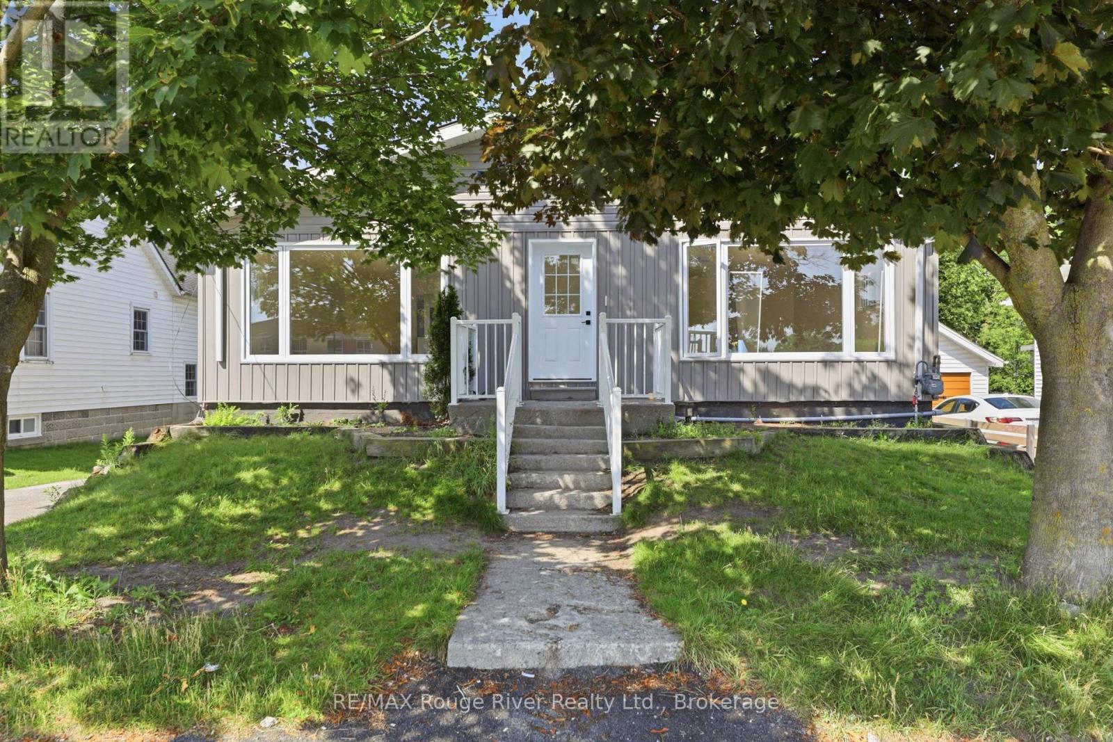 Unit A - 144 Macdonald Avenue Property Photo 2