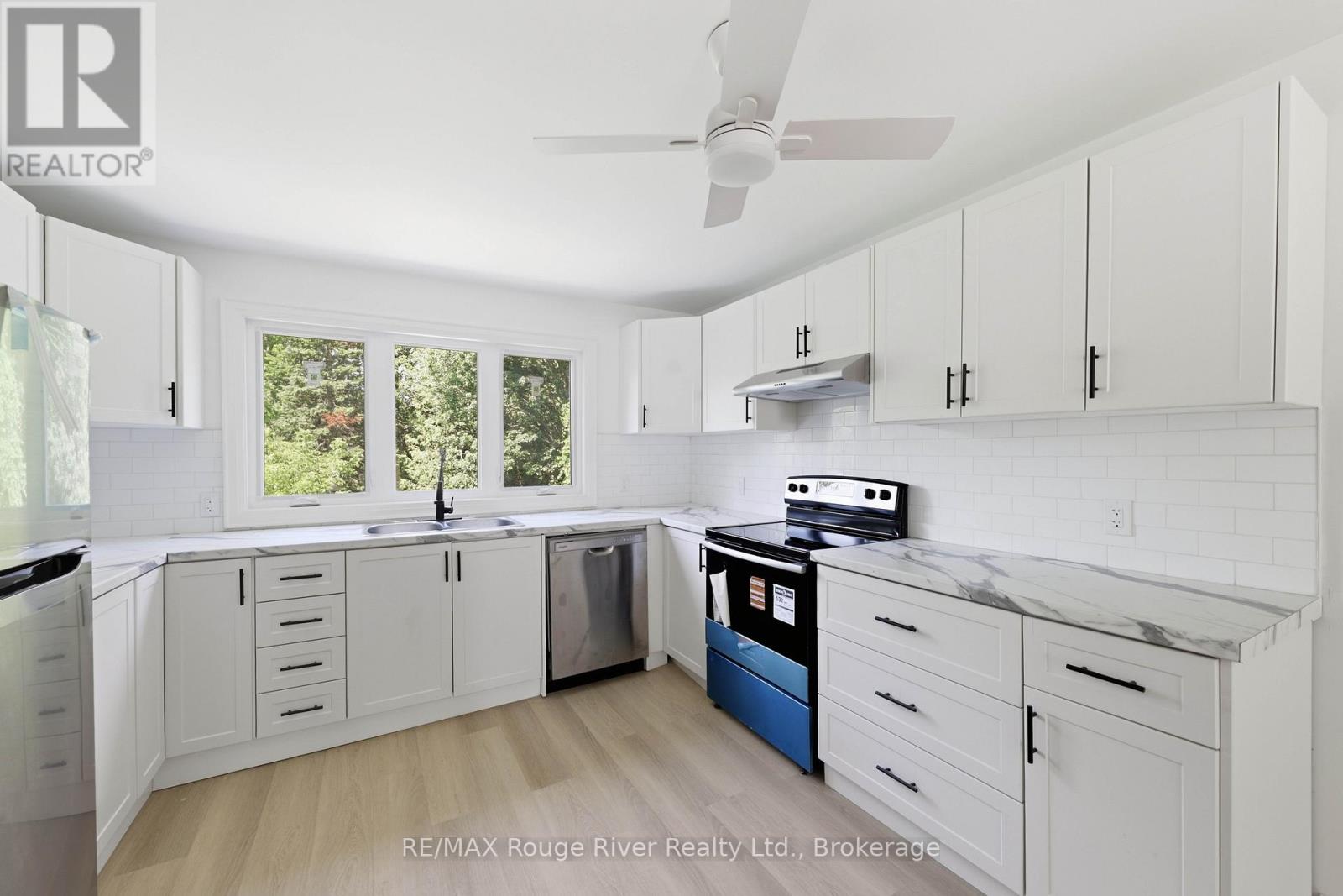 Unit A - 144 Macdonald Avenue Property Photo 6