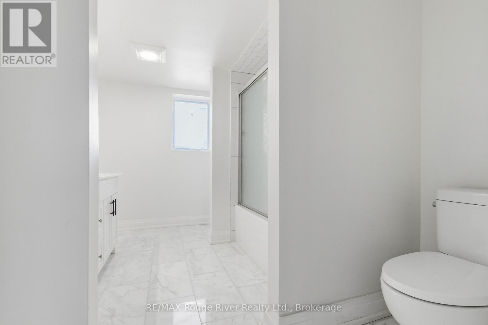 Unit A - 144 Macdonald Avenue Property Photo 14