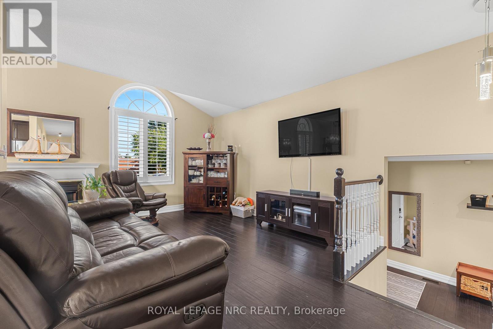551 Scott Street Property Photo 6