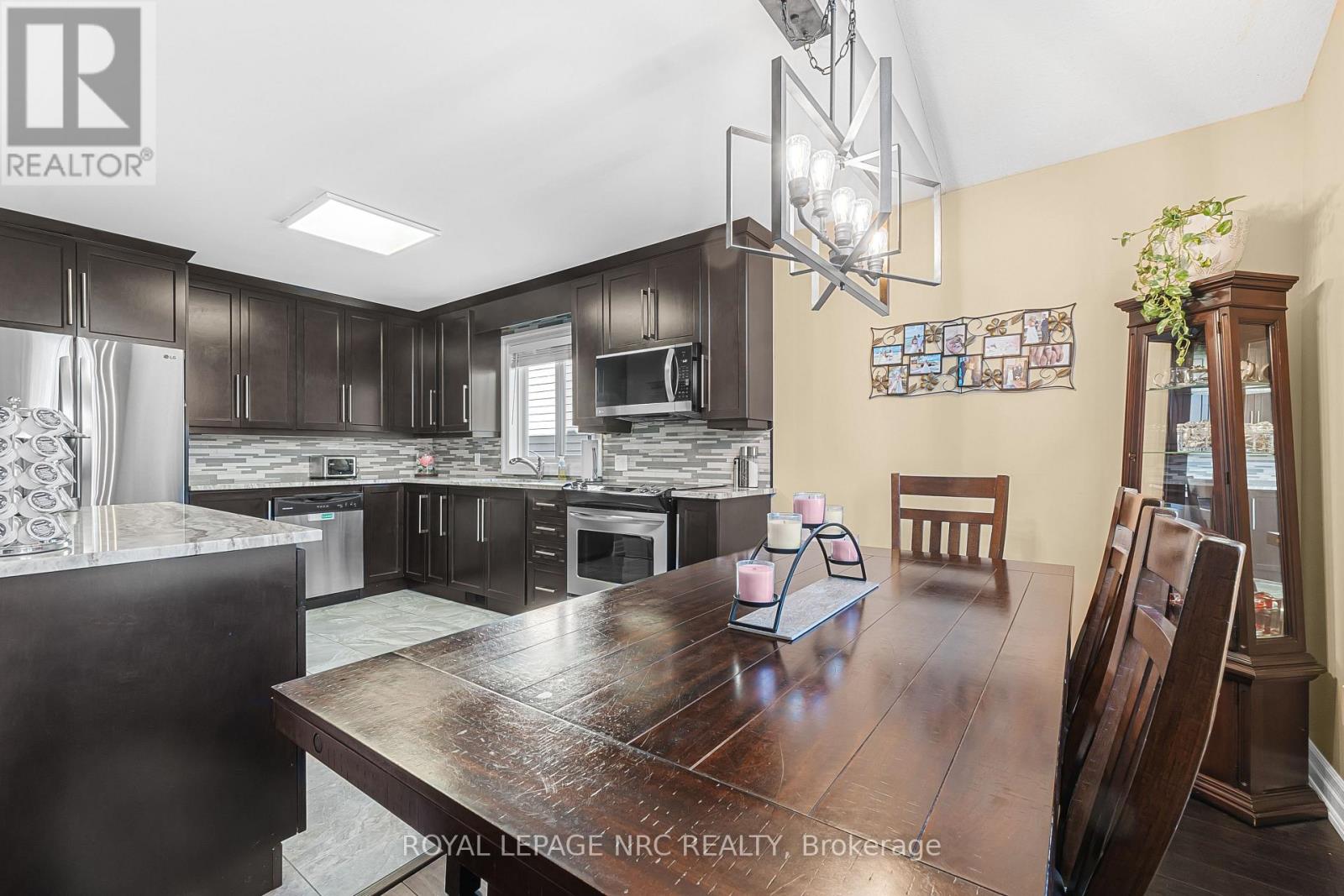 551 Scott Street Property Photo 7