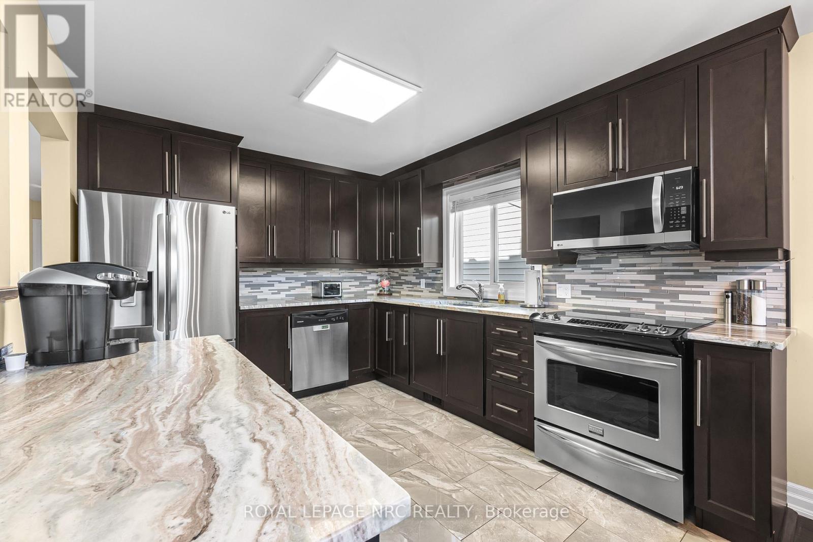 551 Scott Street Property Photo 9