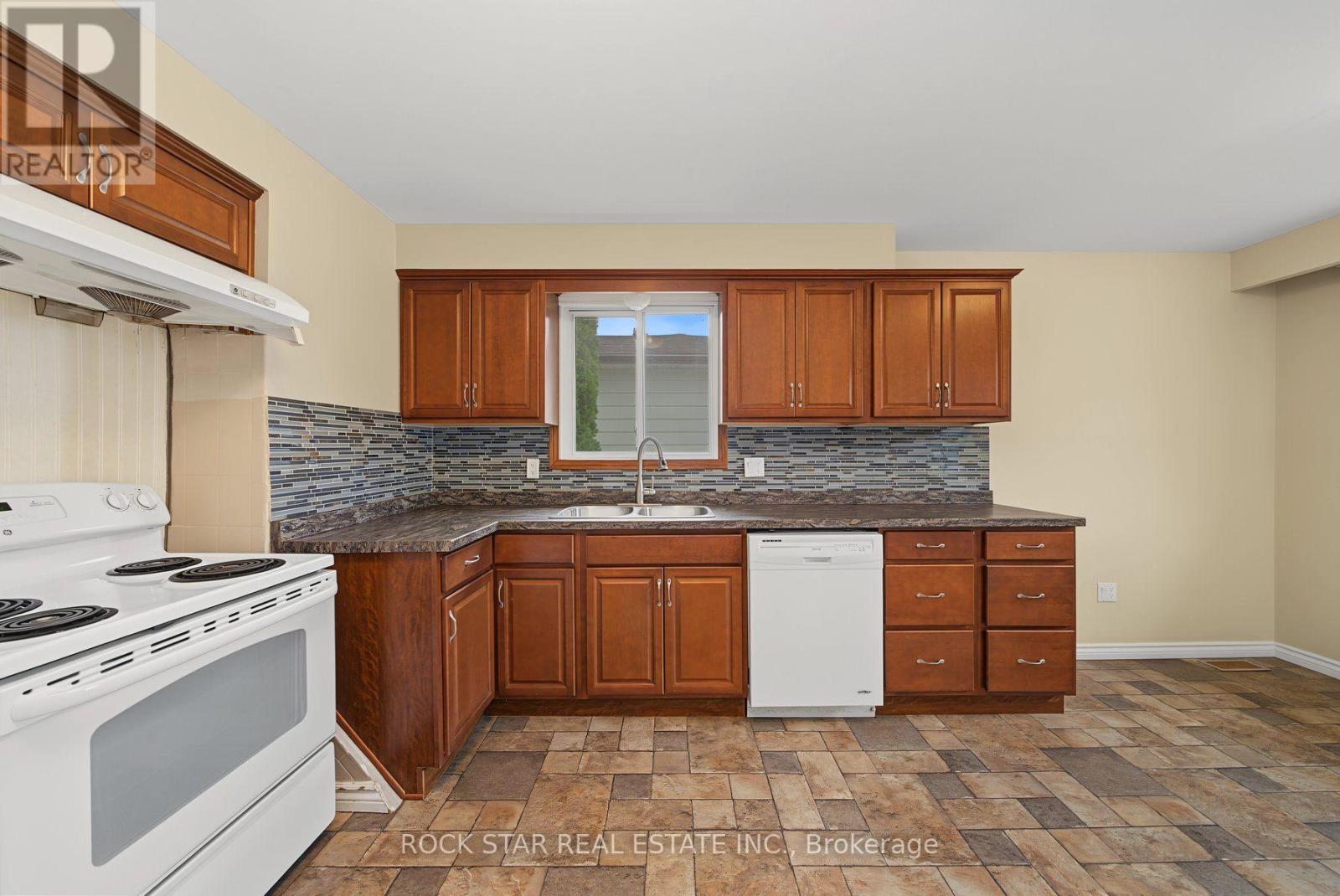 Main - 59 Aterno Drive Property Photo 9