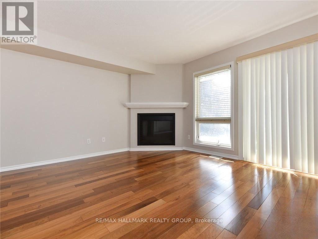 386 Crownridge Drive Property Photo 11