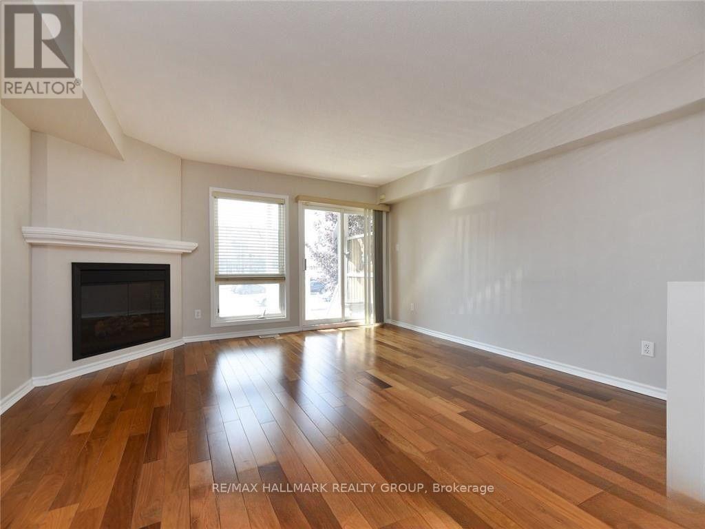 386 Crownridge Drive Property Photo 12