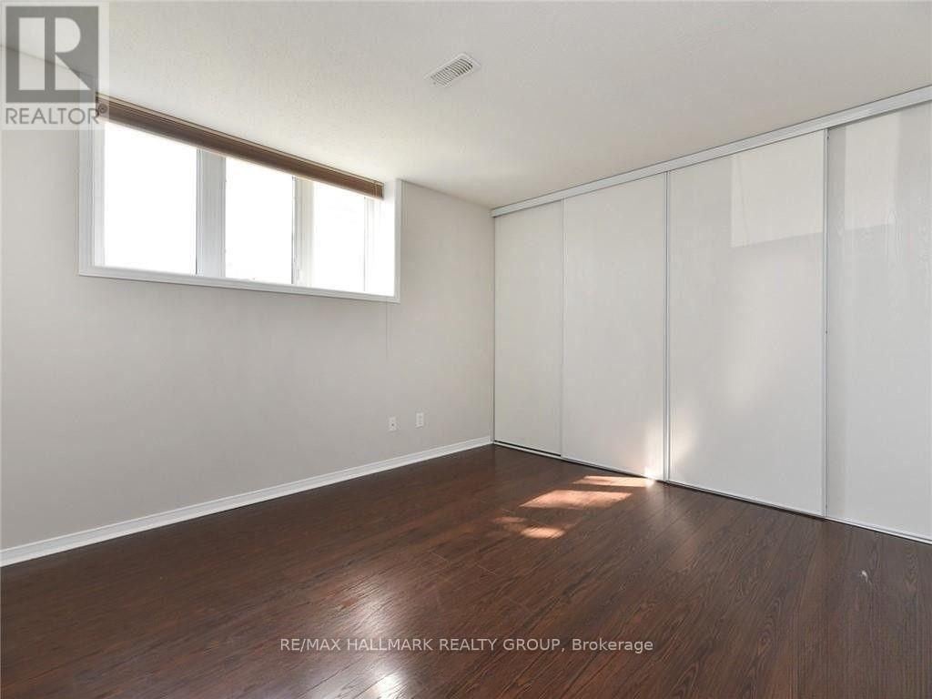 386 Crownridge Drive Property Photo 13
