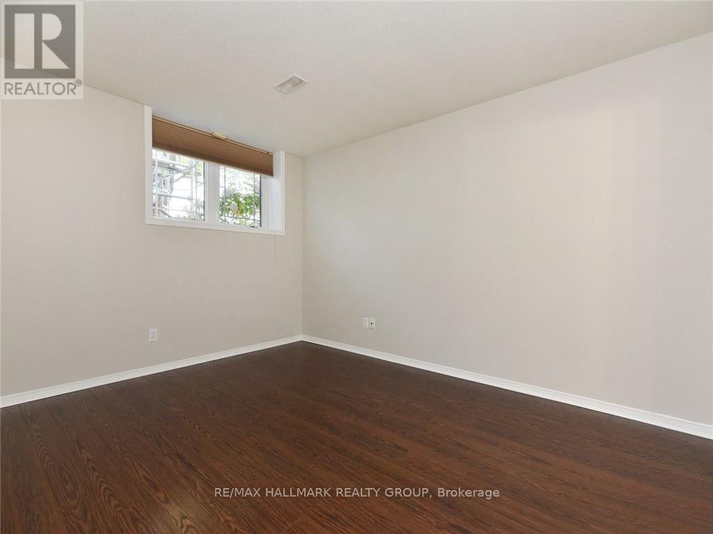 386 Crownridge Drive Property Photo 19