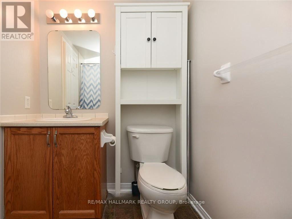 386 Crownridge Drive Property Photo 21