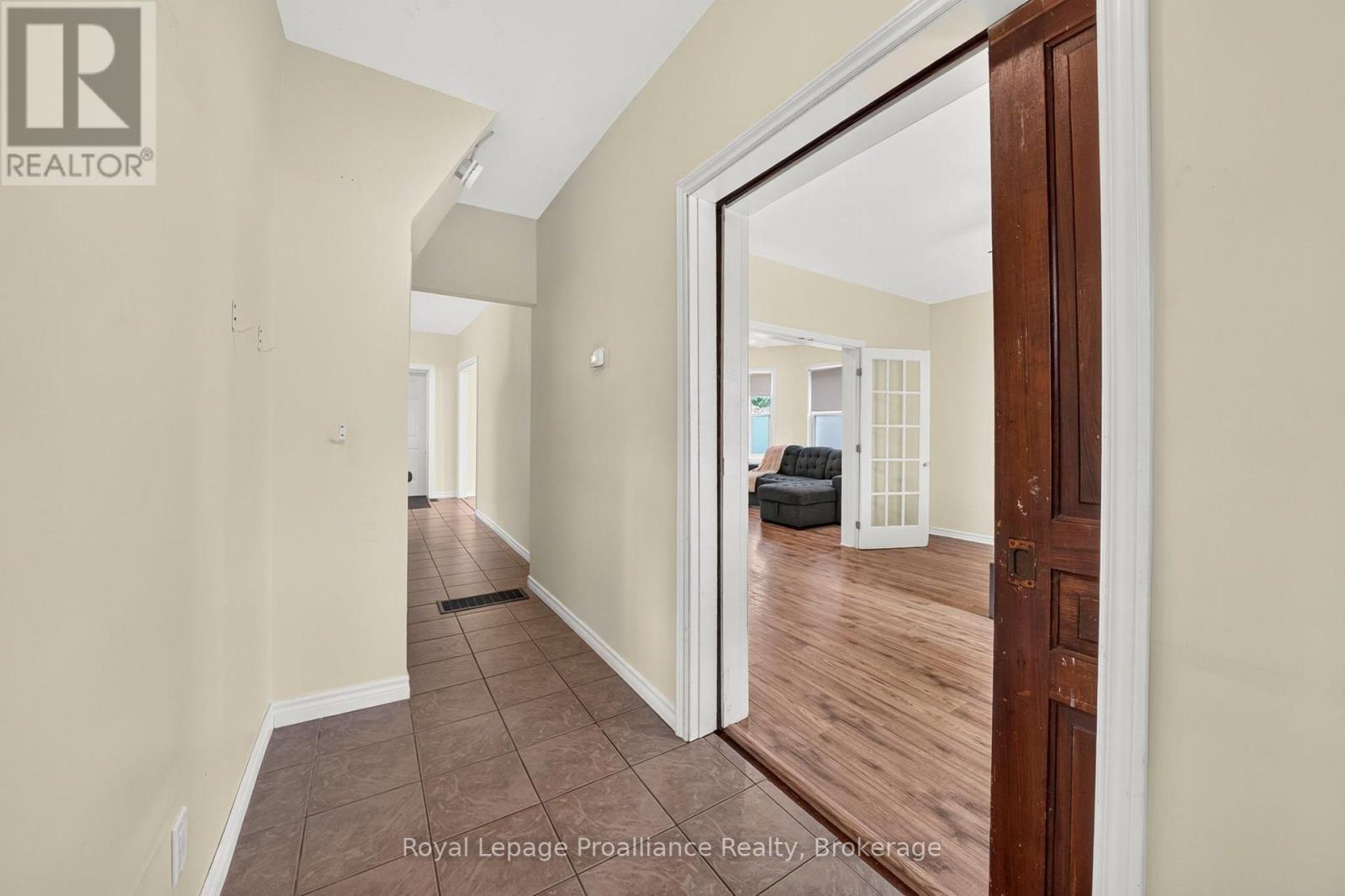 37 Lorne Avenue Property Photo 5