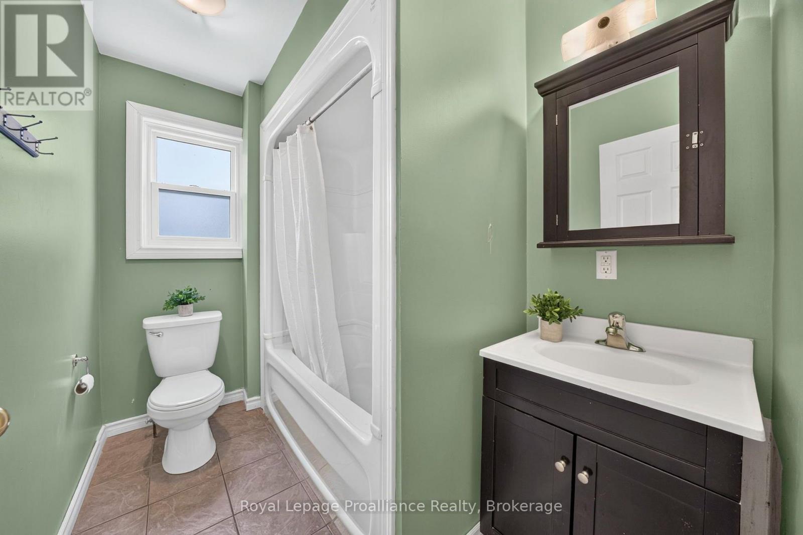 37 Lorne Avenue Property Photo 14