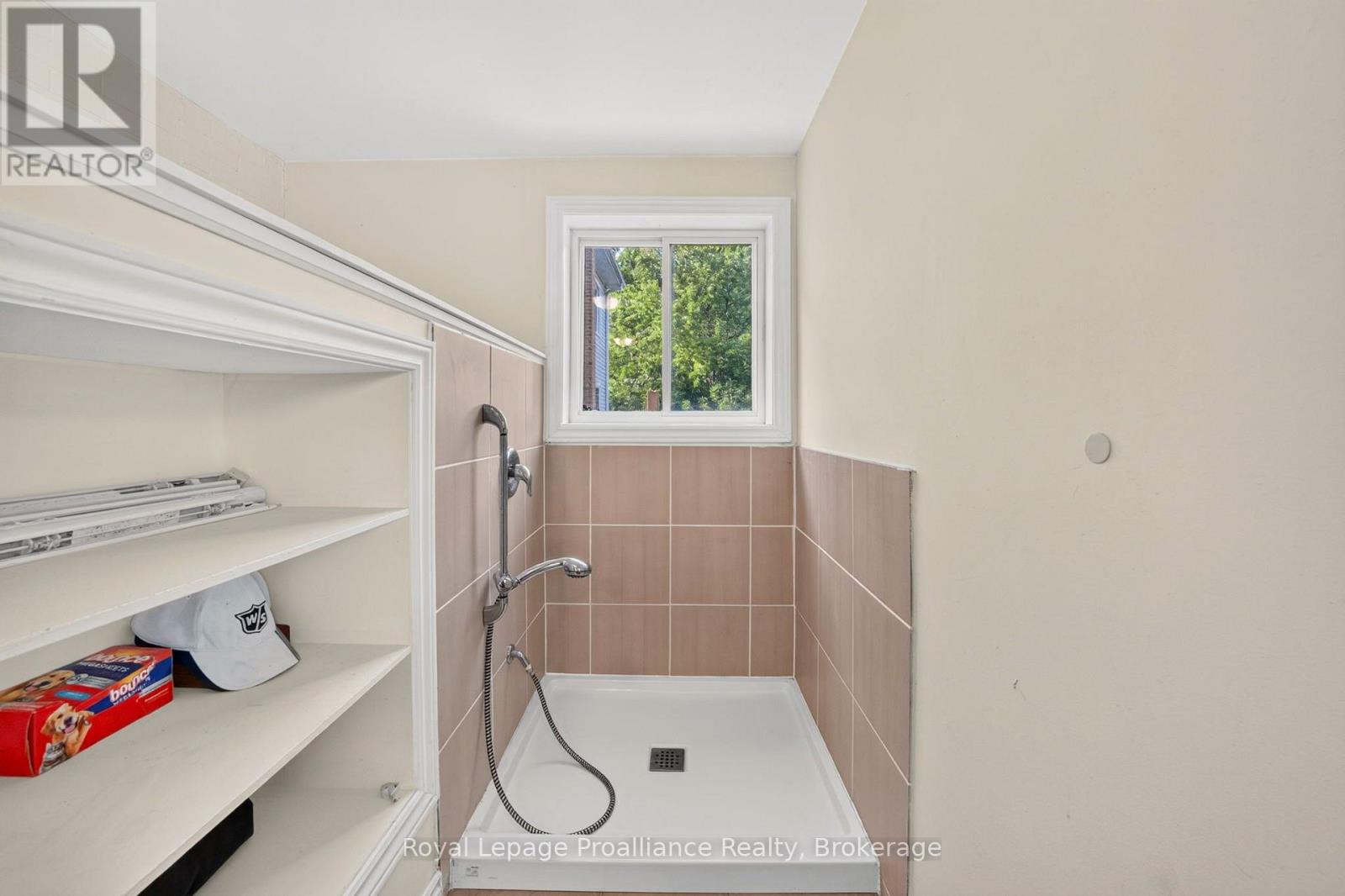37 Lorne Avenue Property Photo 16