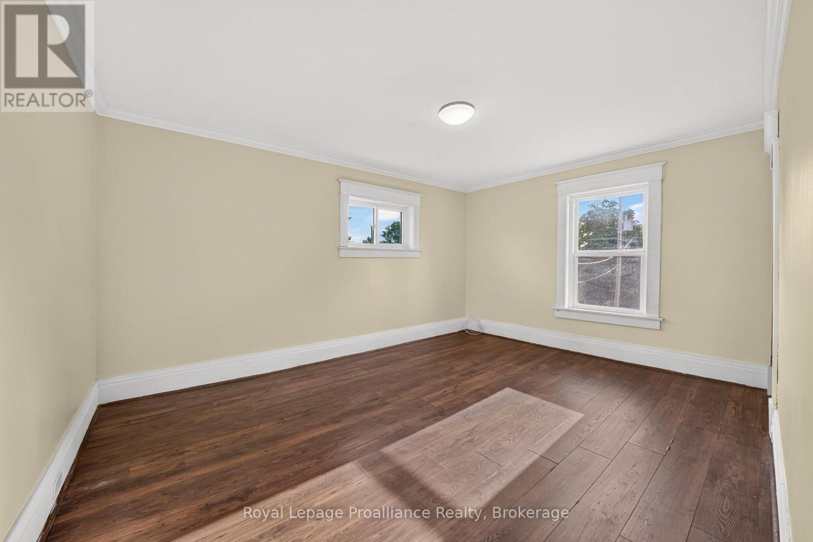 37 Lorne Avenue Property Photo 19