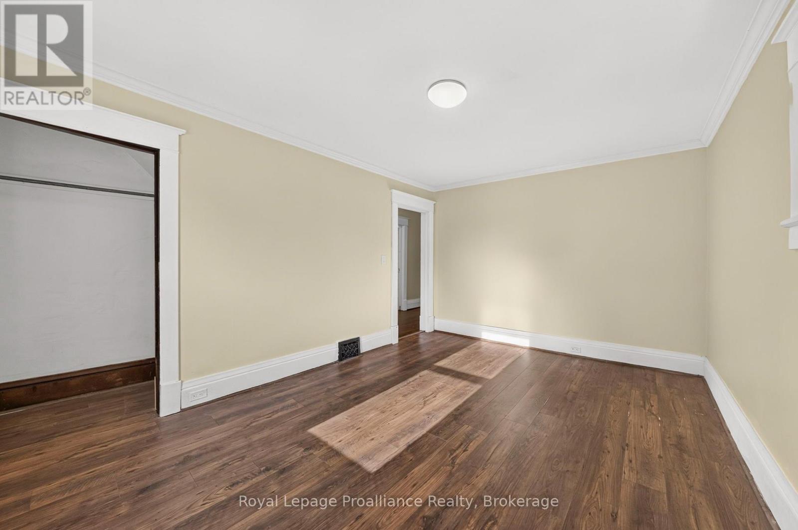 37 Lorne Avenue Property Photo 21
