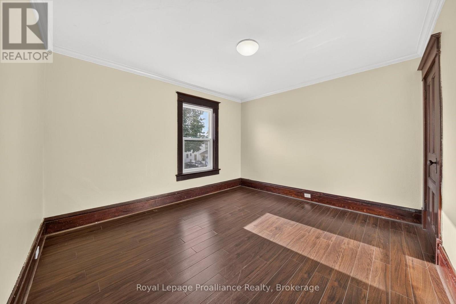 37 Lorne Avenue Property Photo 22