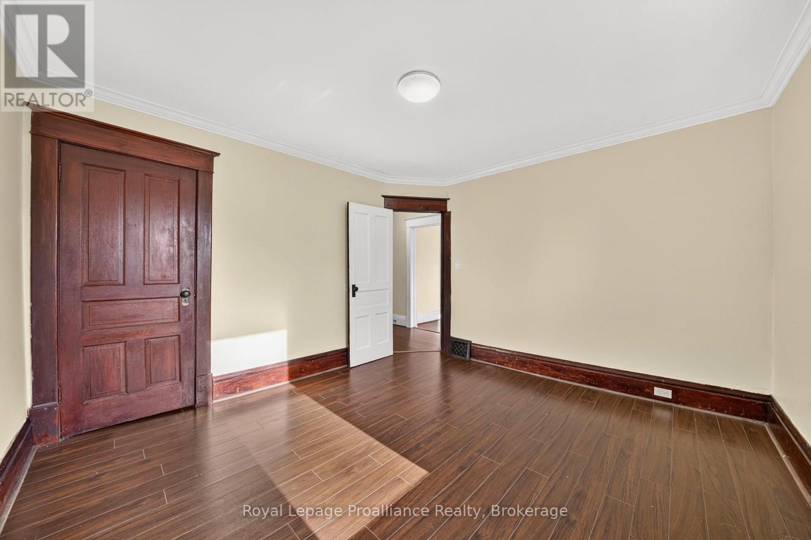 37 Lorne Avenue Property Photo 24
