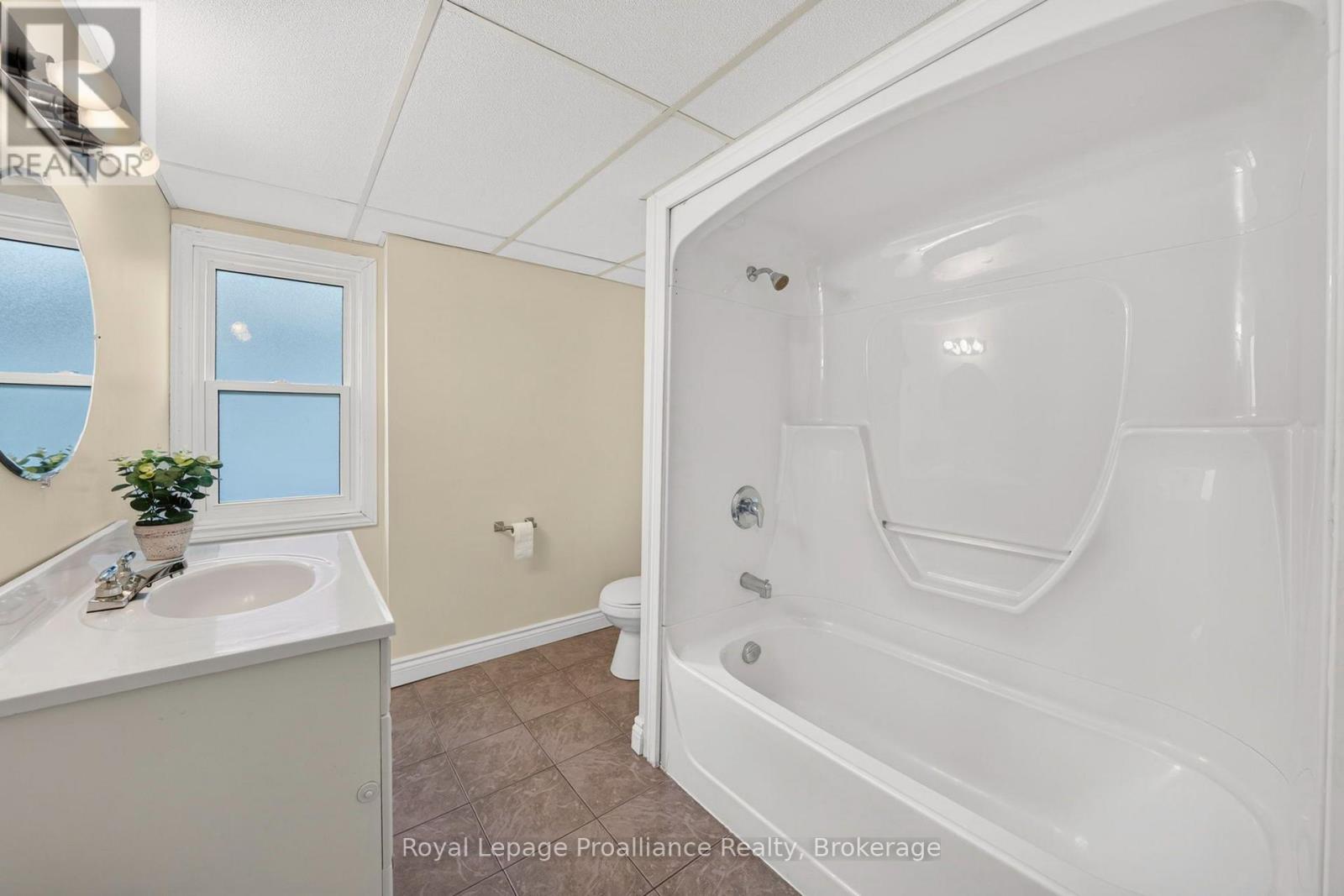 37 Lorne Avenue Property Photo 26