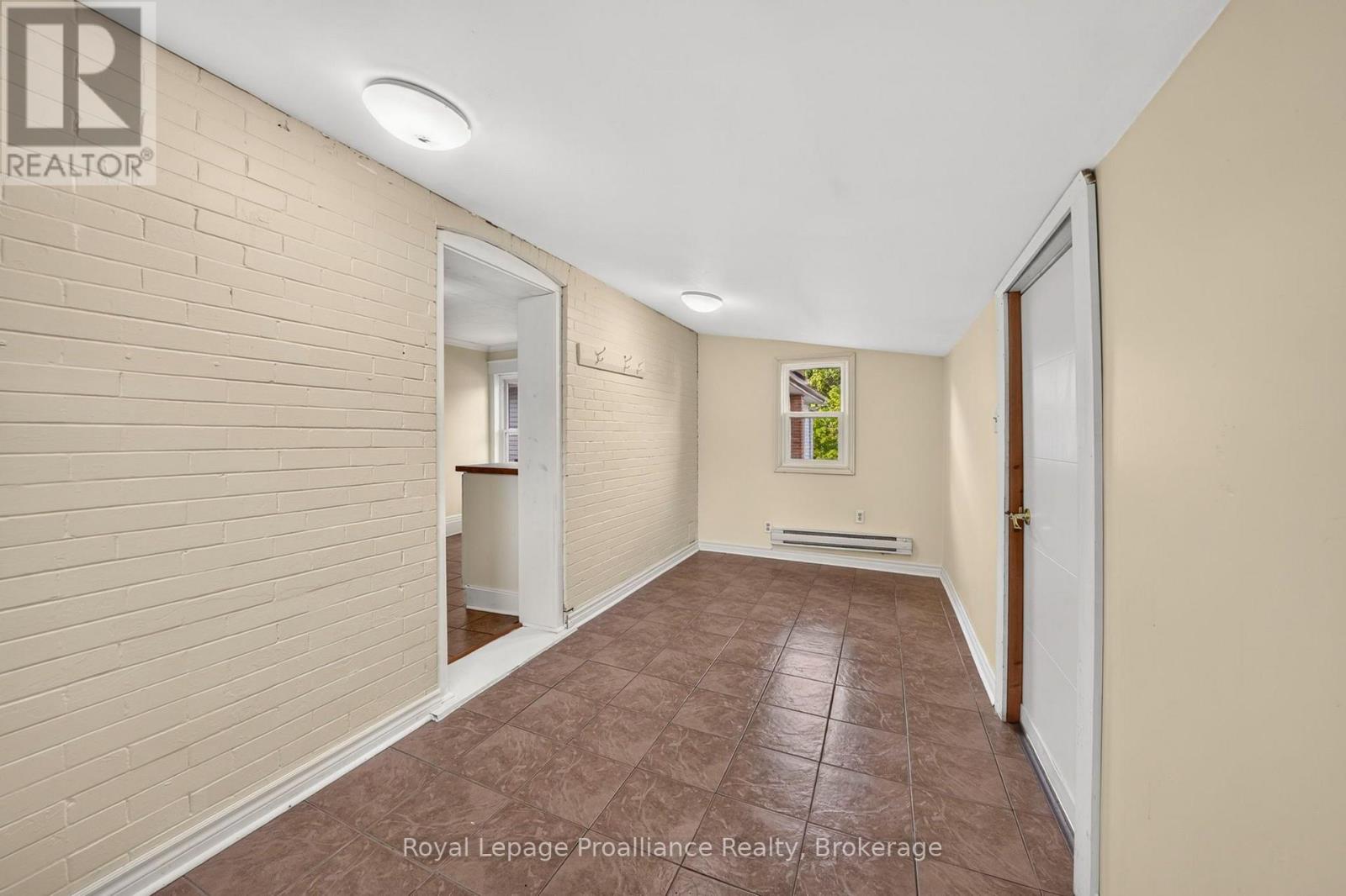 37 Lorne Avenue Property Photo 32