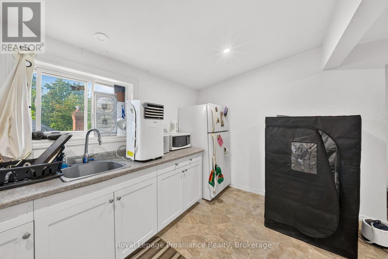 37 Lorne Avenue Property Photo 39