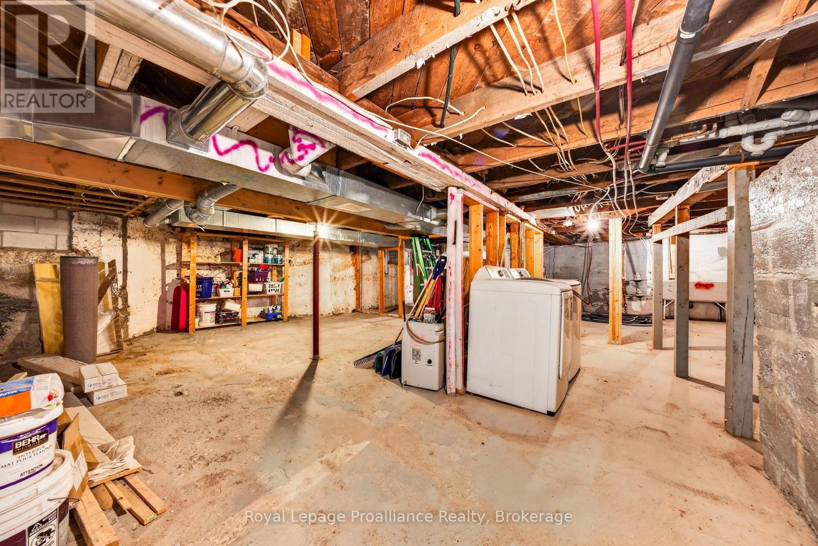 37 Lorne Avenue Property Photo 46