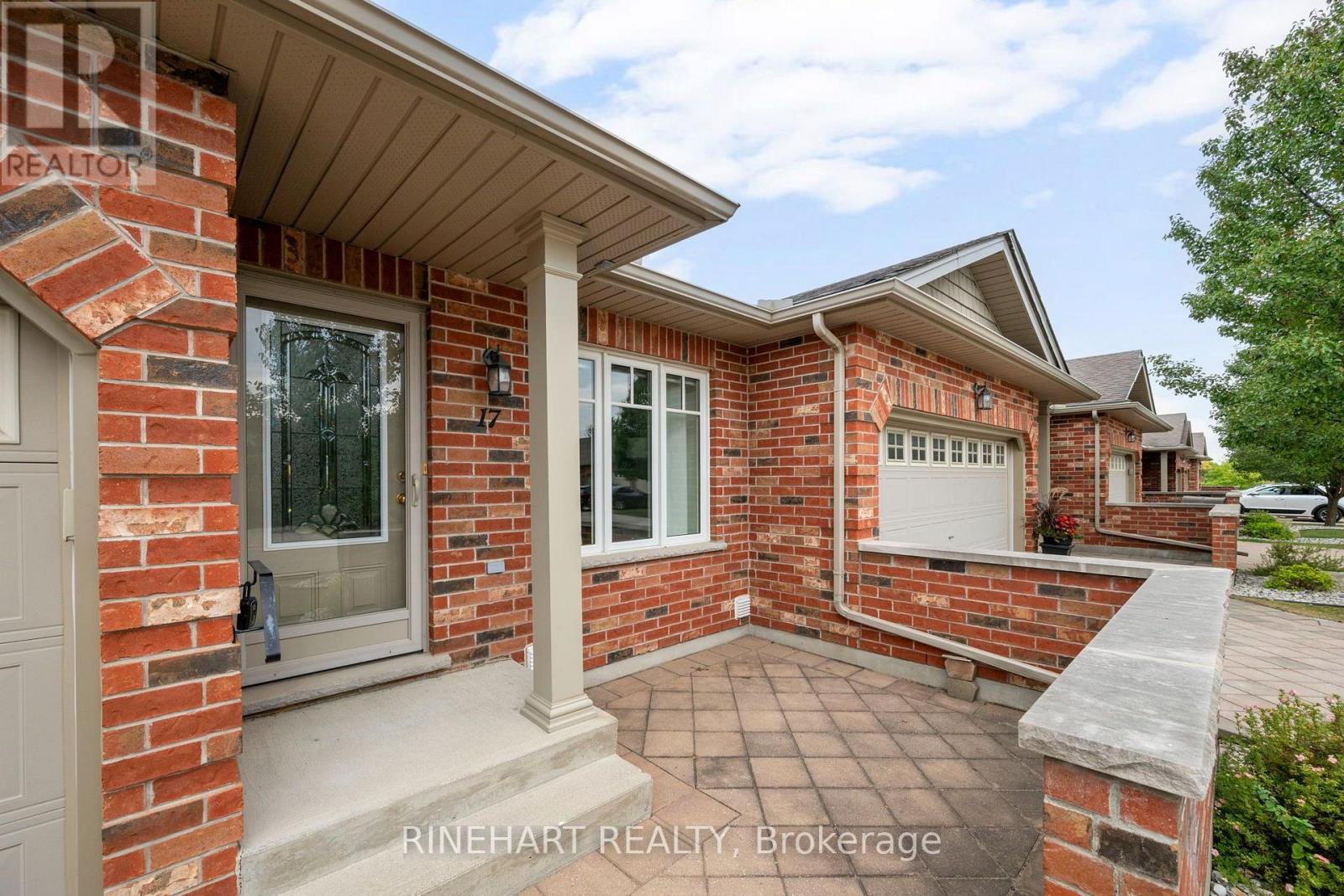 17 - 121 Meadowcreek Drive Property Photo 4