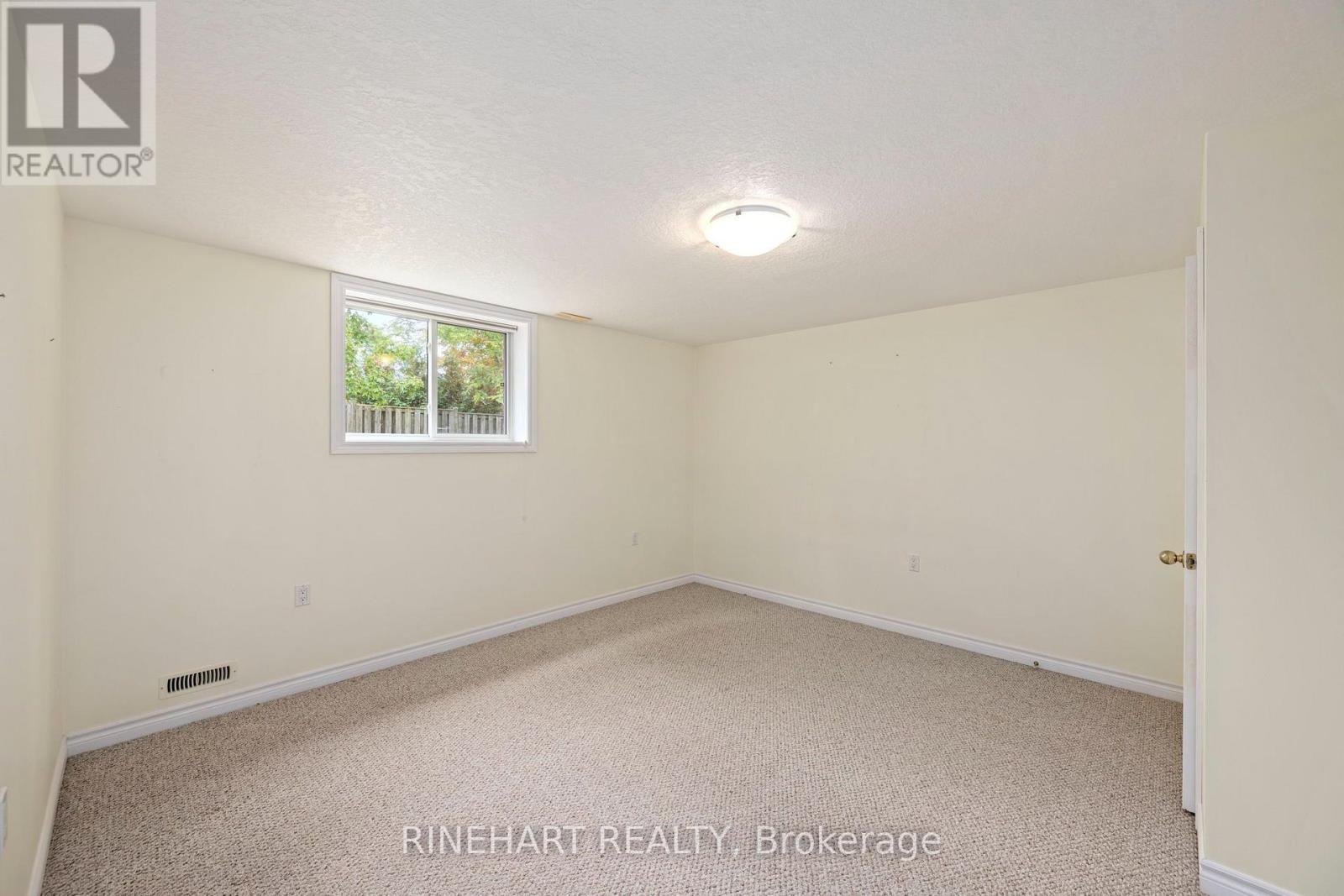 17 - 121 Meadowcreek Drive Property Photo 23