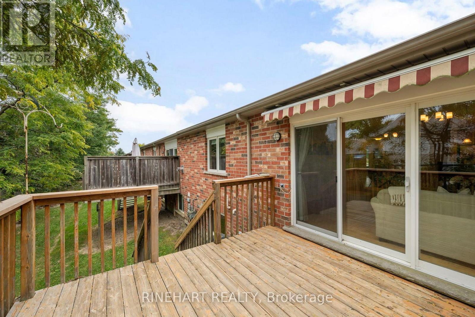 17 - 121 Meadowcreek Drive Property Photo 26