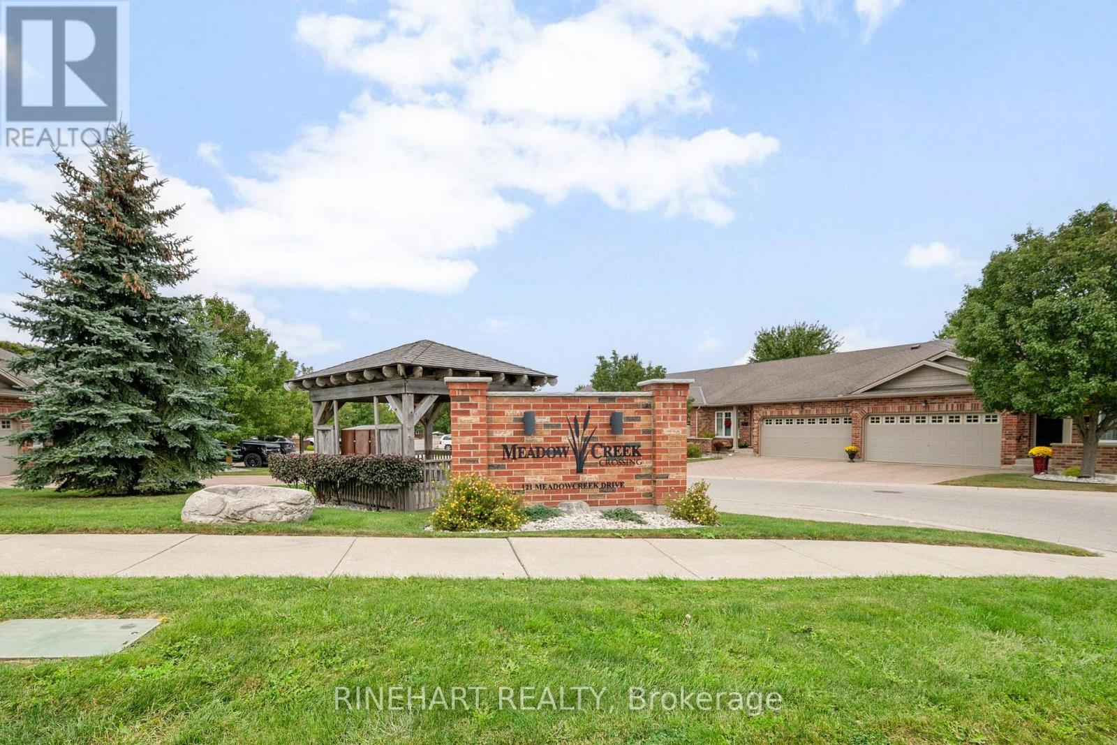 17 - 121 Meadowcreek Drive Property Photo 30