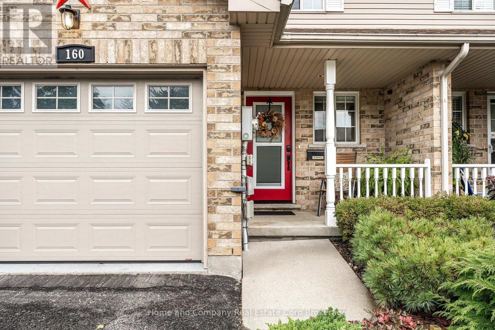 160 Athlone Crescent Property Photo 3