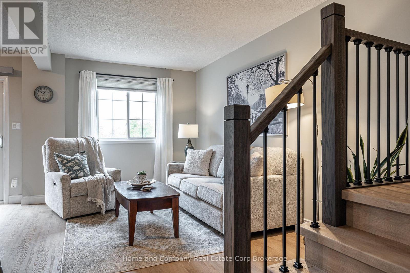 160 Athlone Crescent Property Photo 8