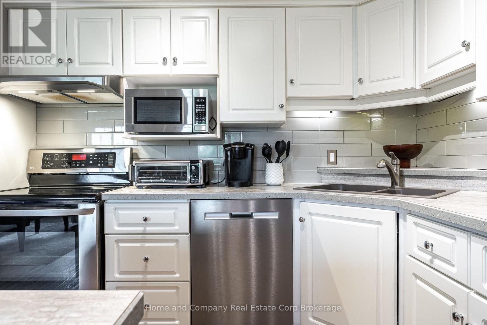 160 Athlone Crescent Property Photo 12