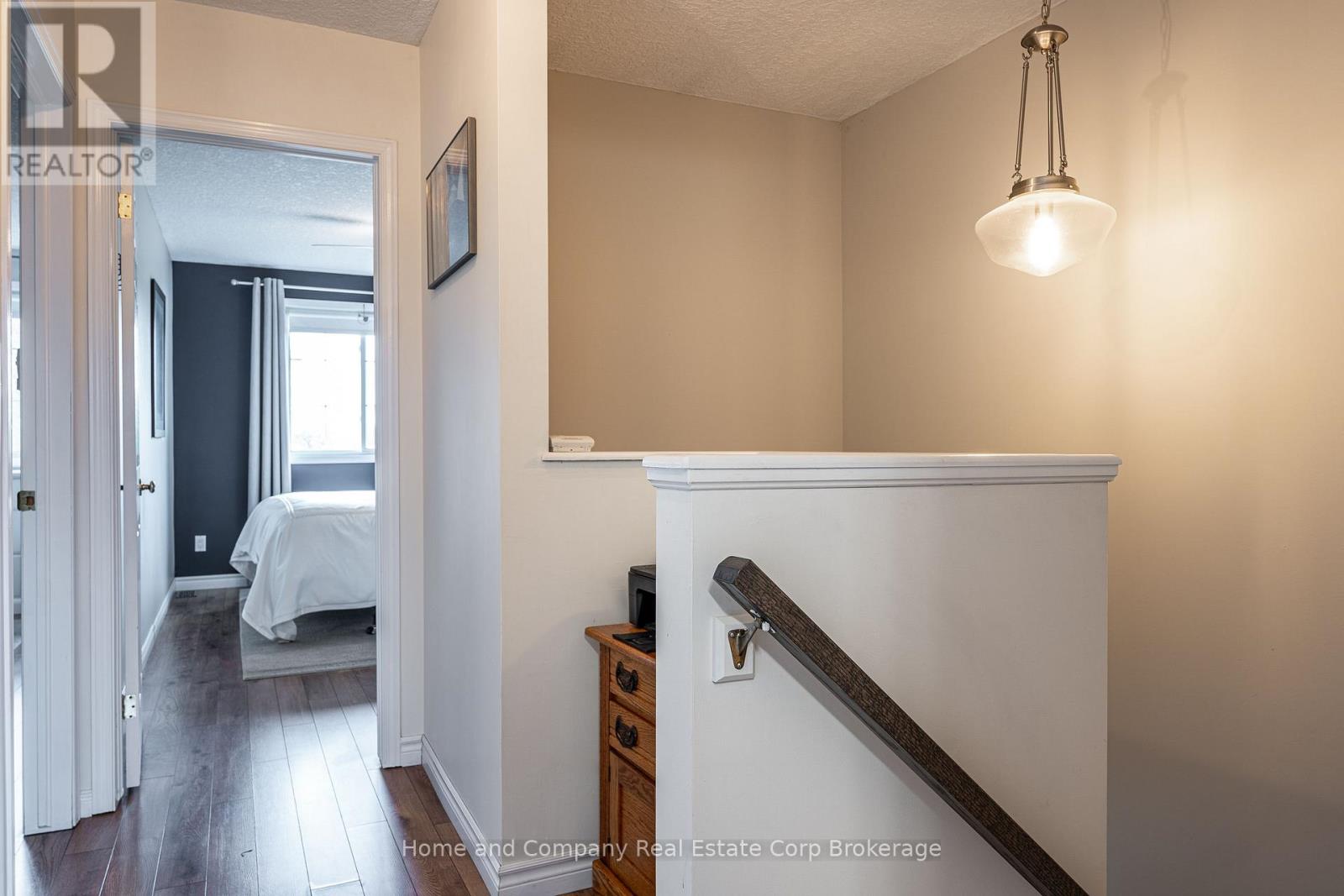 160 Athlone Crescent Property Photo 25