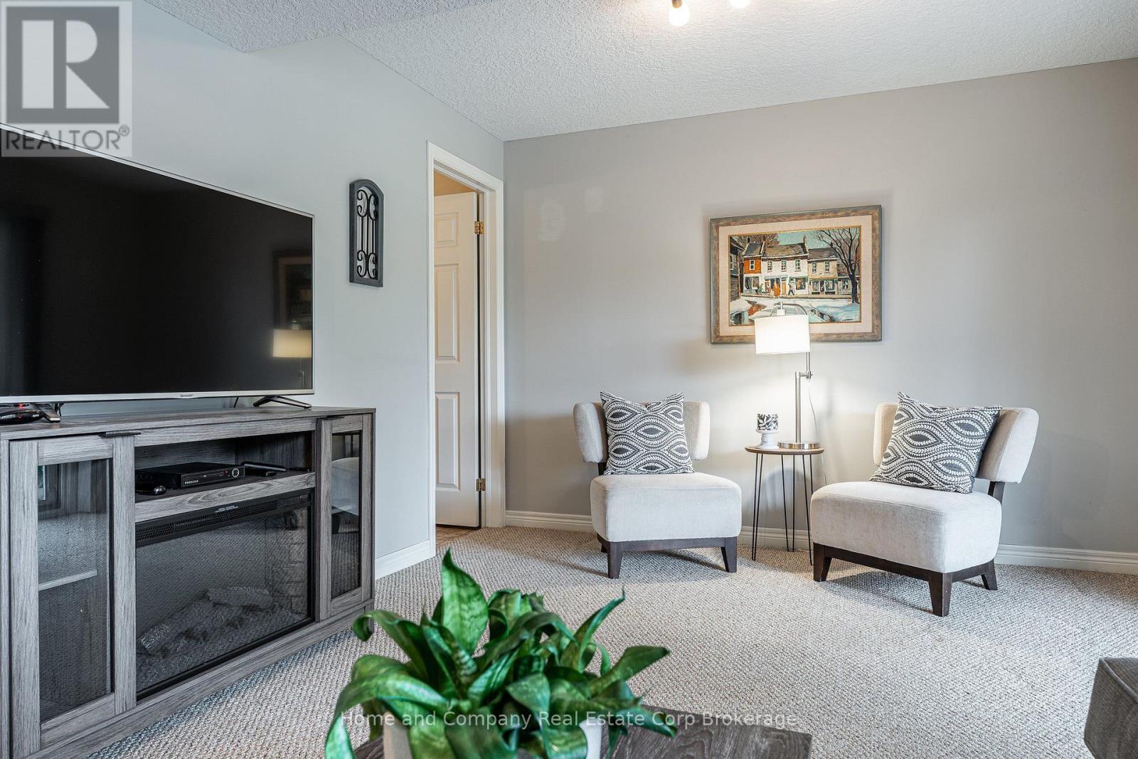 160 Athlone Crescent Property Photo 37